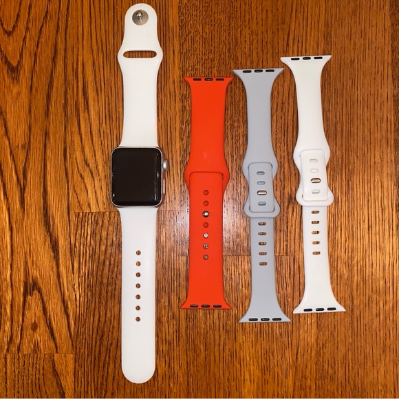 Apple Other - Apple Watch Series 3 (GPS) 38mm
Aluminum Case with White Sport Band - Preowned